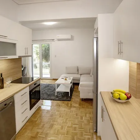 Newly Remodeled Dream Condominiun In Kifisia With Garden & Grass Lawn Athènes Extérieur photo
