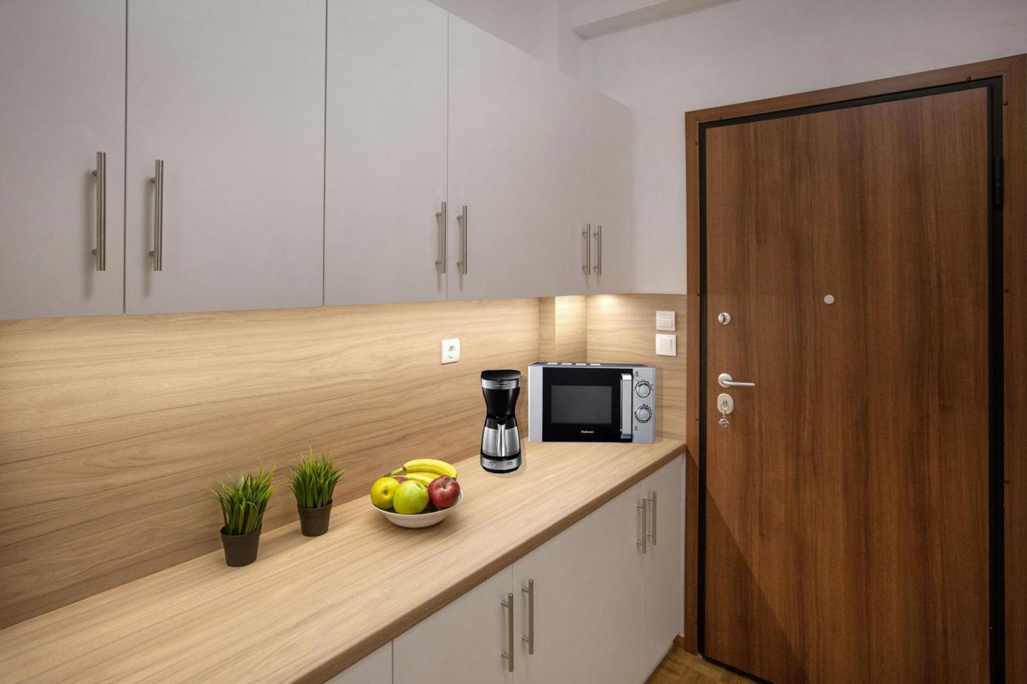Newly Remodeled Dream Condominiun In Kifisia With Garden & Grass Lawn Athen