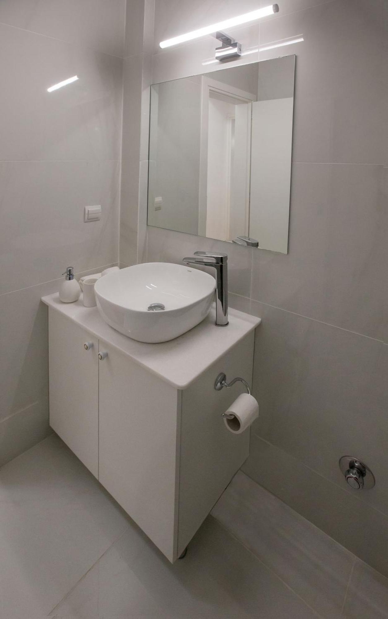 Newly Remodeled Dream Condominiun In Kifisia With Garden & Grass Lawn *