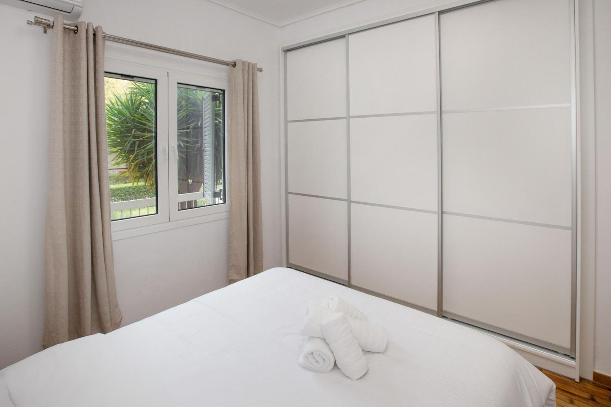 Newly Remodeled Dream Condominiun In Kifisia With Garden & Grass Lawn * Athen