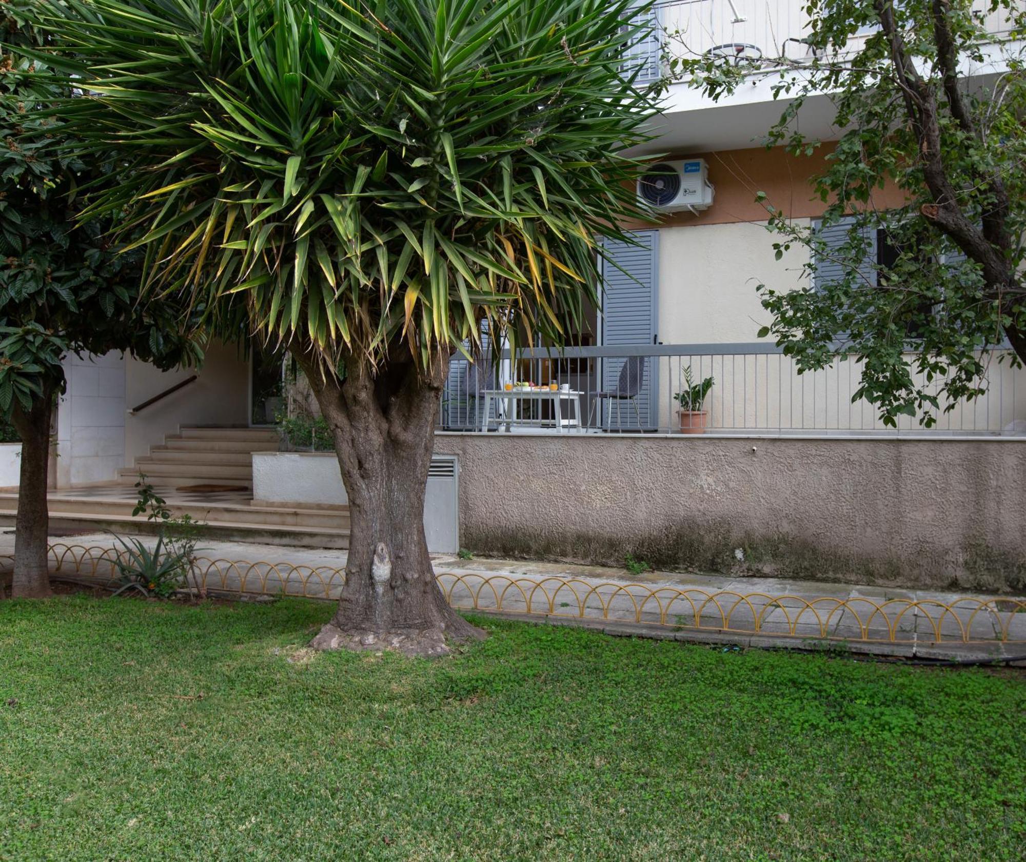 Newly Remodeled Dream Condominiun In Kifisia With Garden & Grass Lawn Apartment