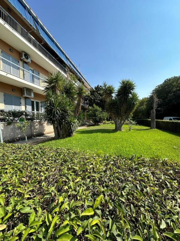 Newly Remodeled Dream Condominiun In Kifisia With Garden & Grass Lawn Αθήνα
